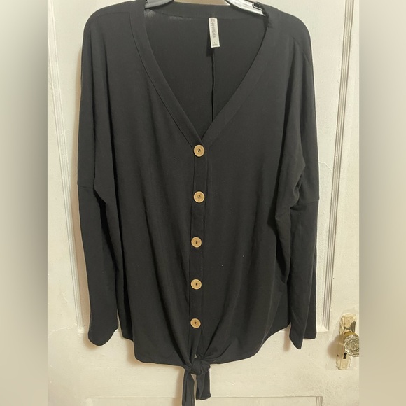 New! Zenana Premium V-Neck Buttom Down Long Sleeve Top -Large - Tie Bottom - Picture 1 of 3